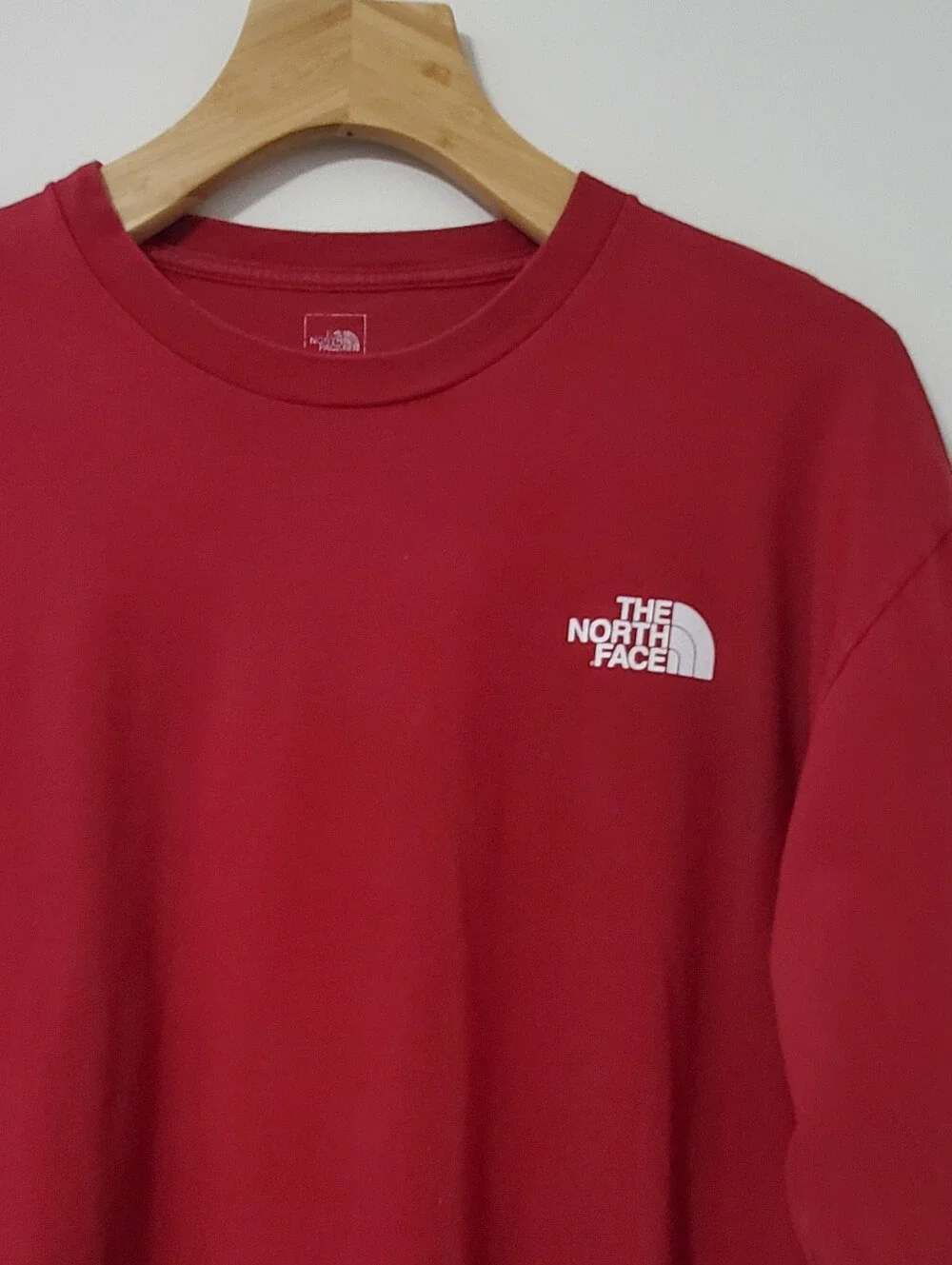 The North Face Men's Long Sleeve Crewneck Red Large